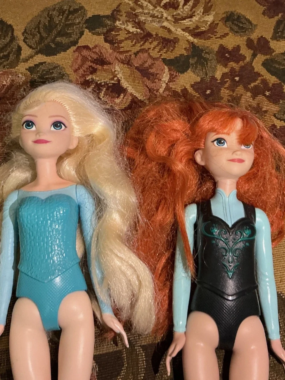 2022 Disney Frozen Mattel Anna And Elsa dolls